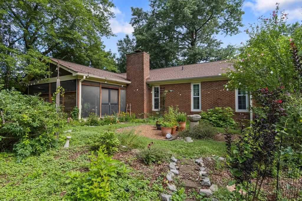1702 Twin Oaks Court Franklin TN 37064