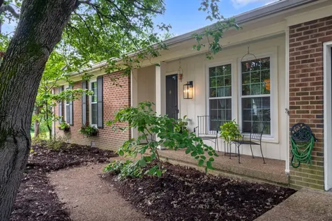 1702 Twin Oaks Court Franklin TN 37064