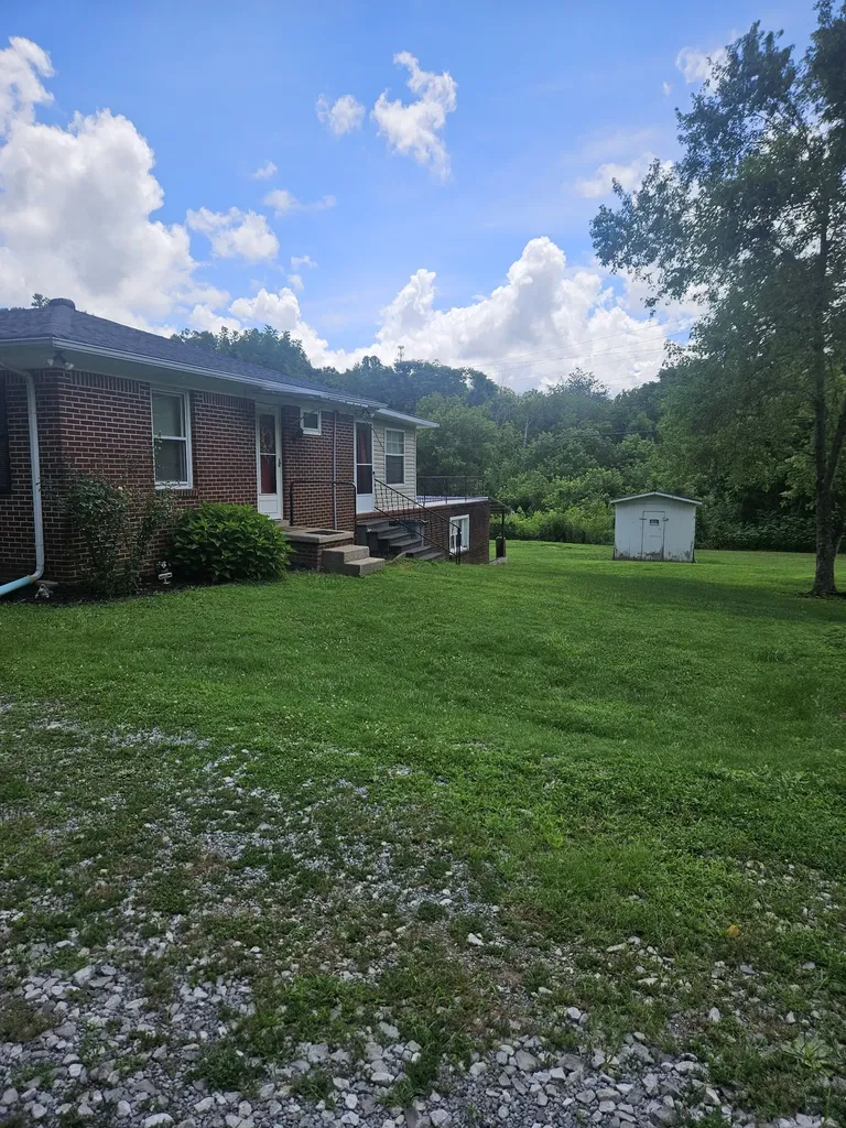 1490 S Long Creek Road Lafayette TN 37083