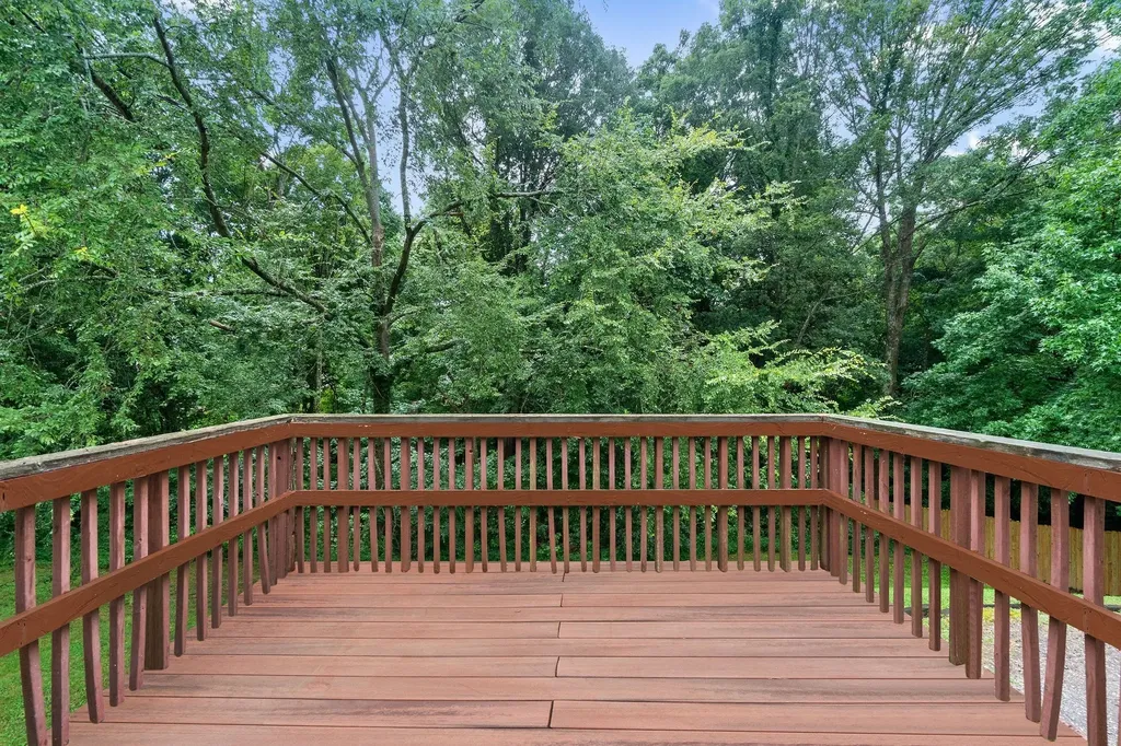 2706 Knob Court Clarksville TN 37043