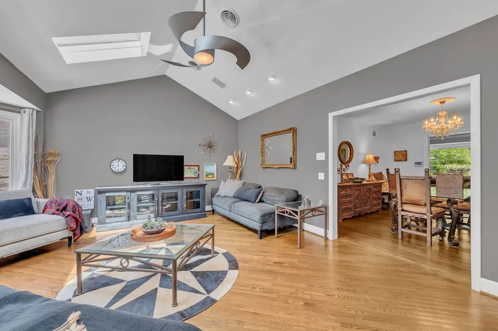 2039 Castleman Drive Nashville TN 37215