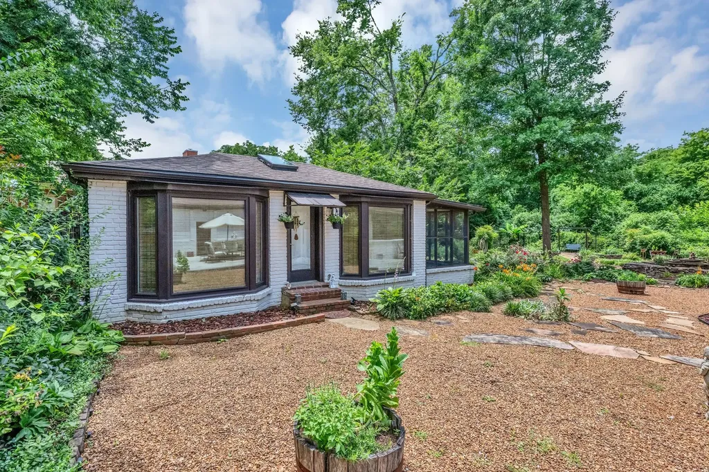 2039 Castleman Drive Nashville TN 37215