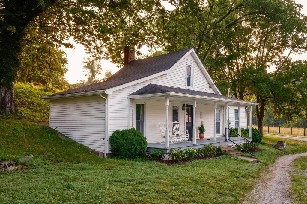 2405 Thompson Road Lewisburg TN 37091