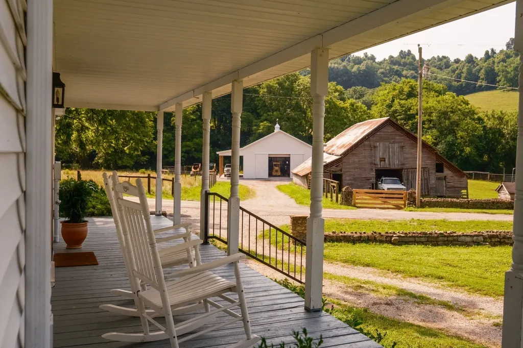 2405 Thompson Road Lewisburg TN 37091