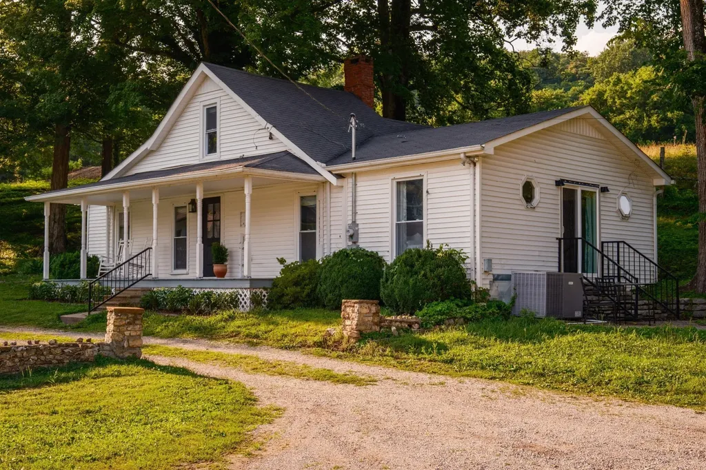 2405 Thompson Road Lewisburg TN 37091