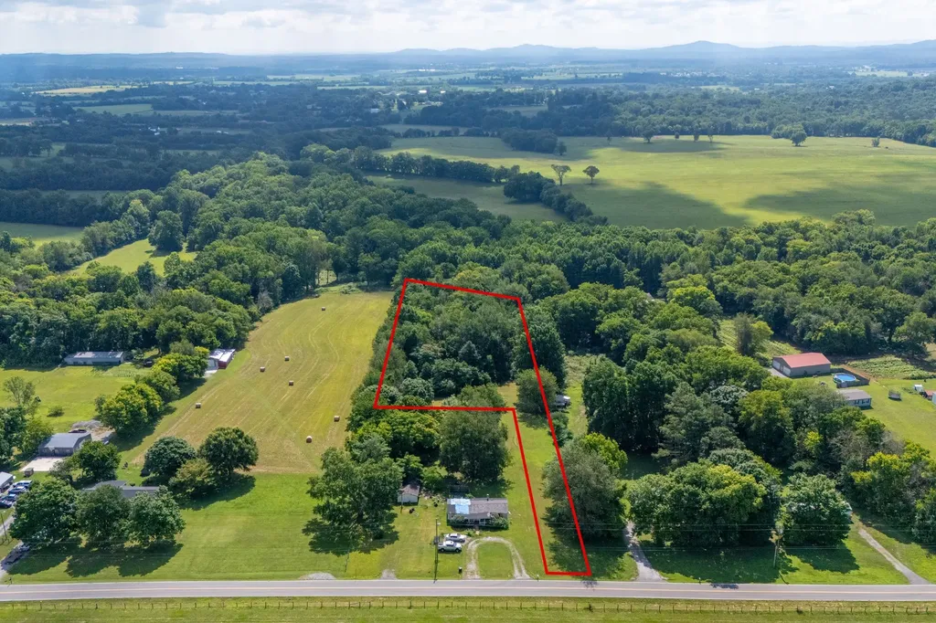 1136 Elmore Road Eagleville TN 37060