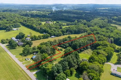 1136 Elmore Road Eagleville TN 37060