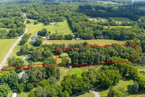 1136 Elmore Road Eagleville TN 37060