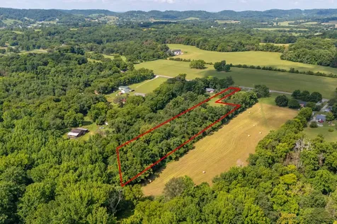 1136 Elmore Road Eagleville TN 37060
