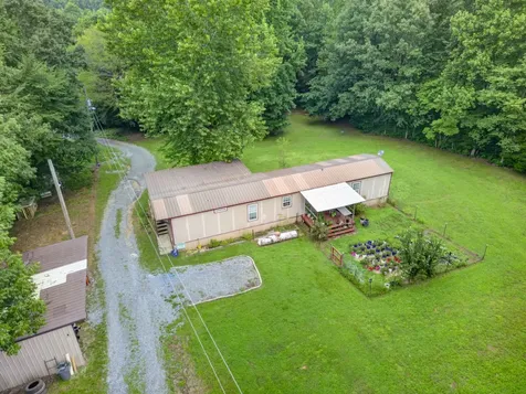 155 Earls Road Dover TN 37058