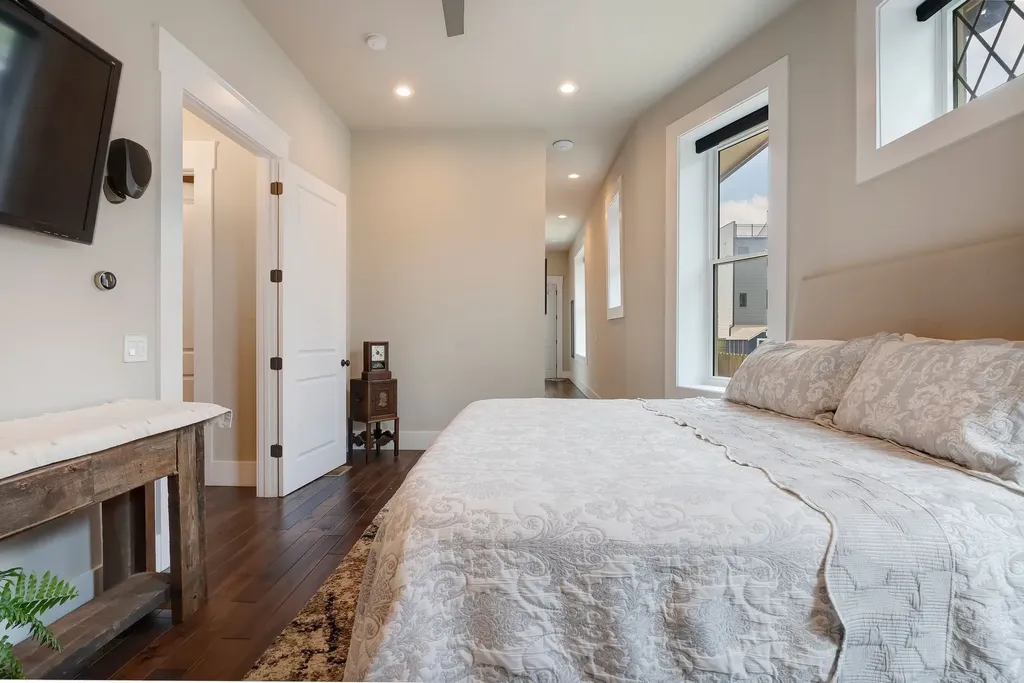 1009 Monroe Street Nashville TN 37208