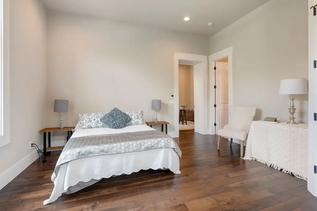 1009 Monroe Street Nashville TN 37208