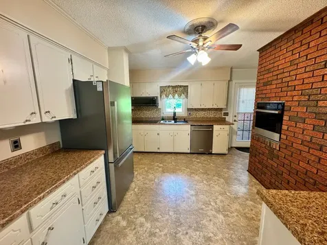 52 Nottingham Lane Murray KY 42071