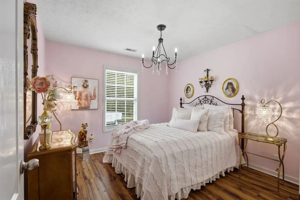 848 Nandina Court Clarksville TN 37043