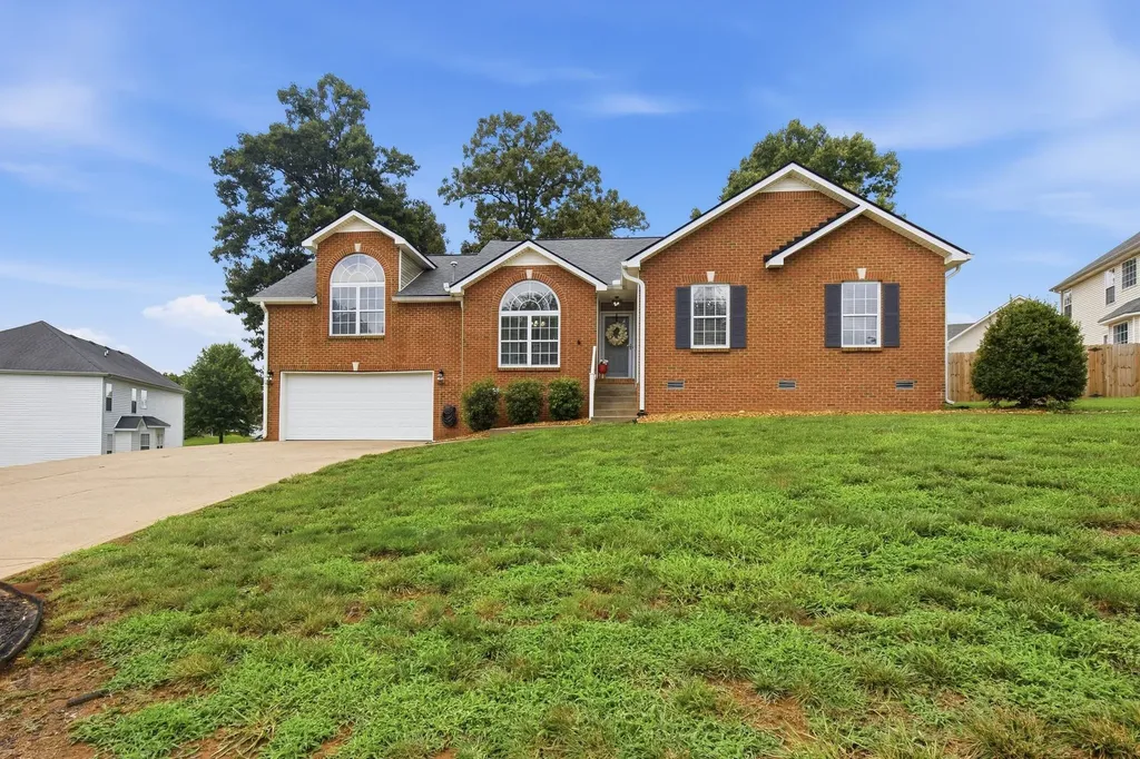 848 Nandina Court Clarksville TN 37043