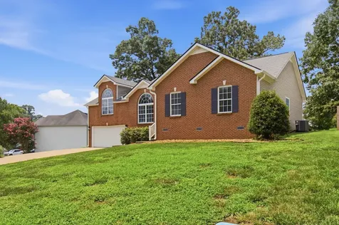 848 Nandina Court Clarksville TN 37043