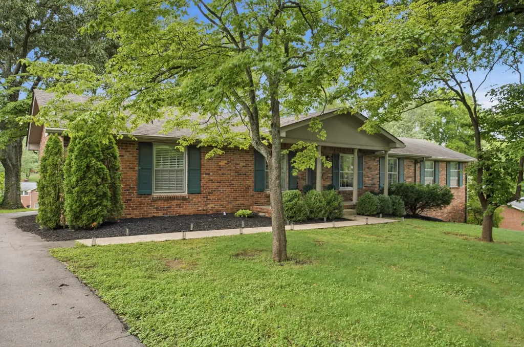 5329 Overton Road Nashville TN 37220