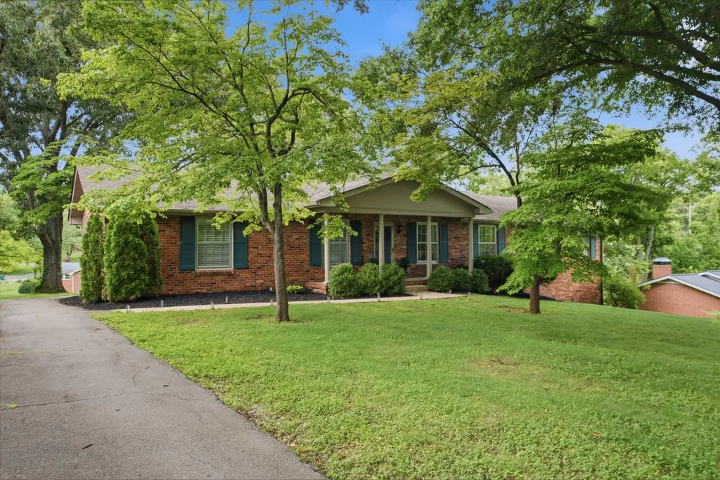 5329 Overton Road Nashville TN 37220