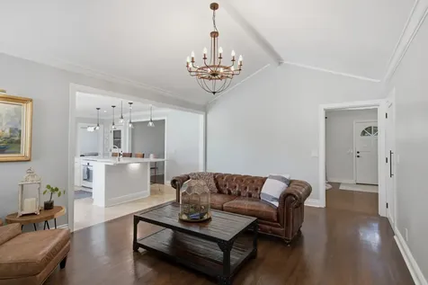 5329 Overton Road Nashville TN 37220