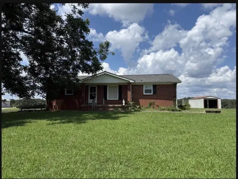 637 Sheehy Road Mc Ewen TN 37101