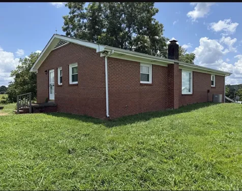 637 Sheehy Road Mc Ewen TN 37101