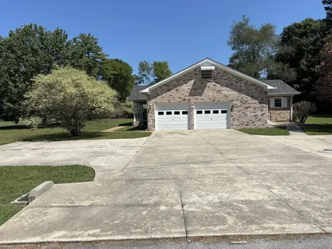 141 Doak Road Manchester TN 37355