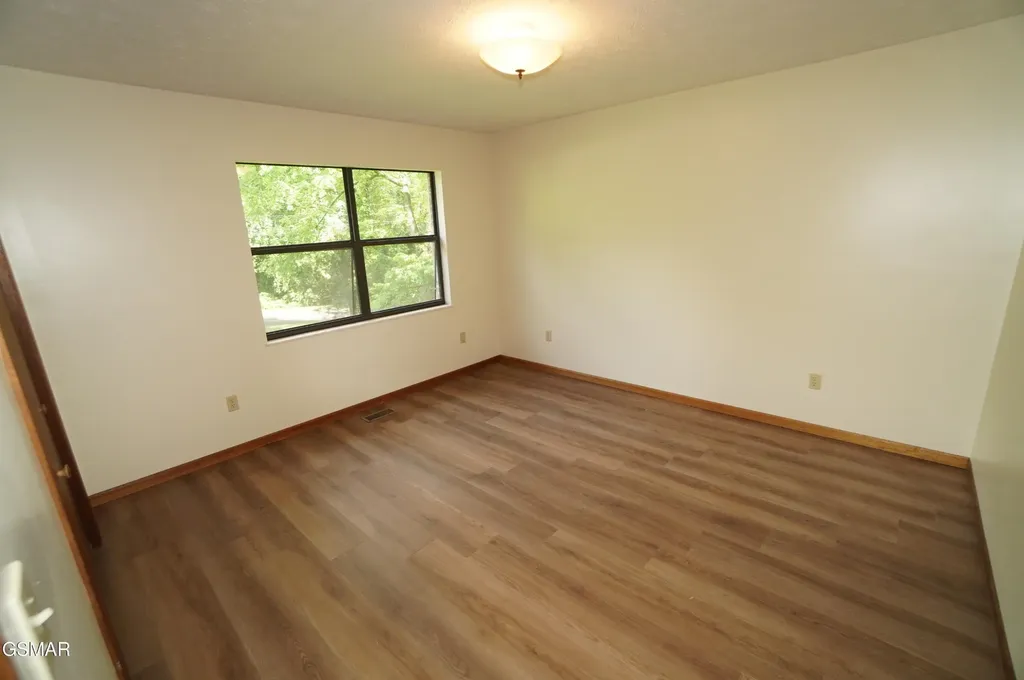 1006 Woodland Way Dandridge TN 37725