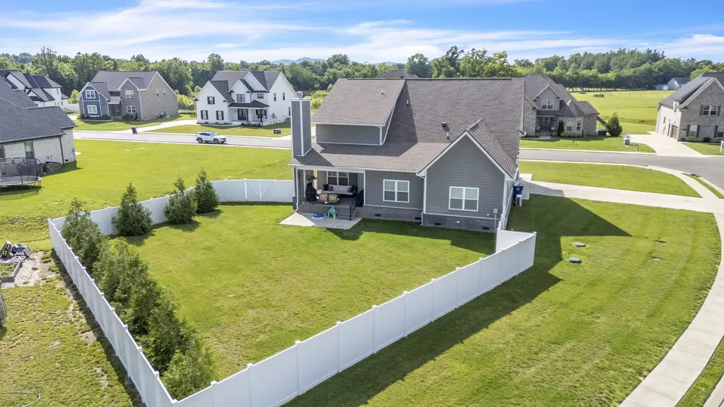 1860 Rhonda Drive Christiana TN 37037