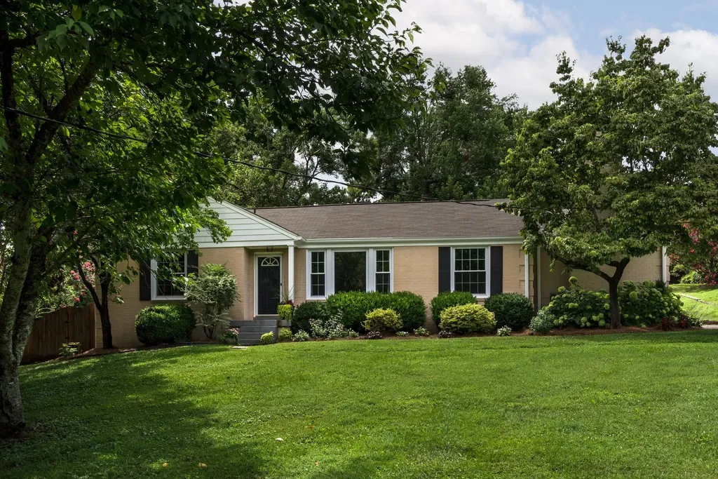 5021 Churchill Drive Nashville TN 37211