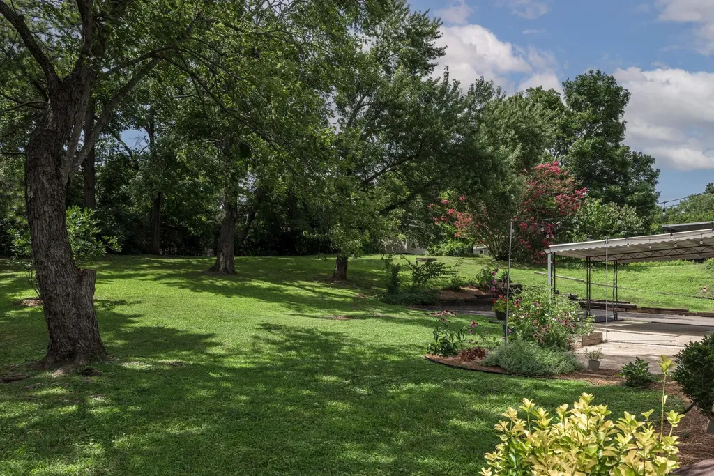 5021 Churchill Drive Nashville TN 37211