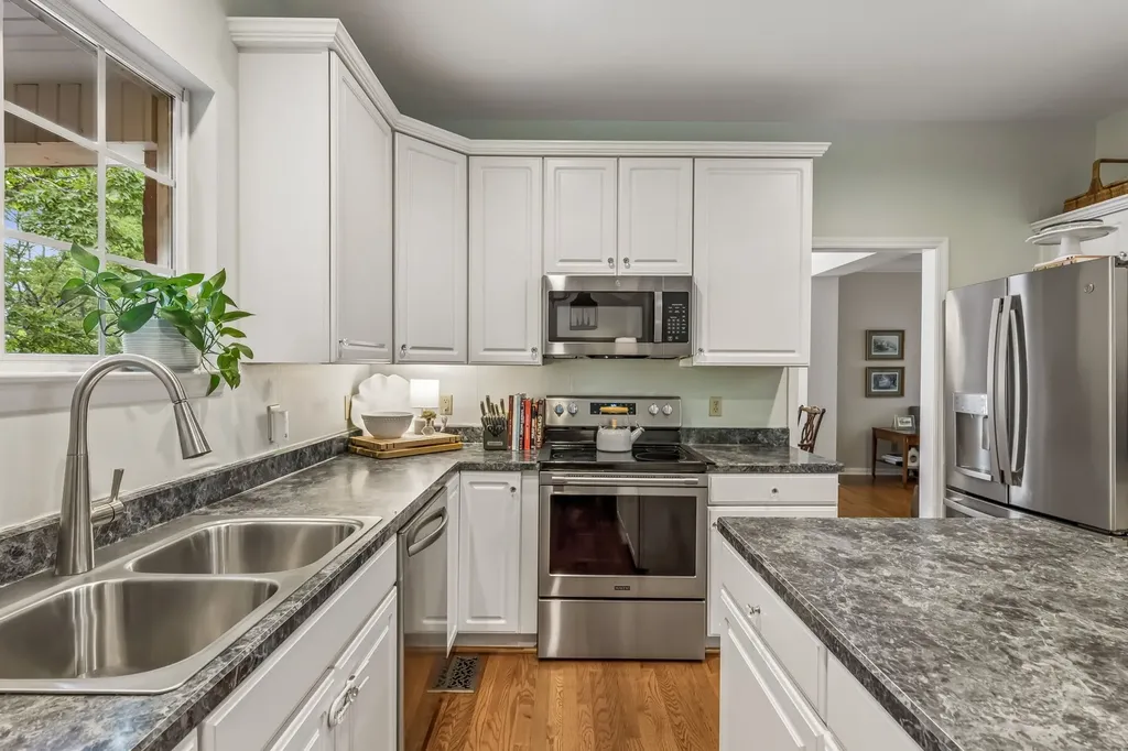 6932 Harpeth Glen Trace Nashville TN 37221