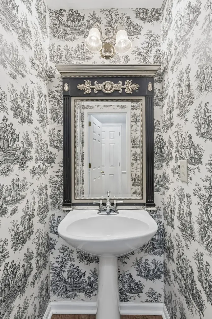 6932 Harpeth Glen Trace Nashville TN 37221