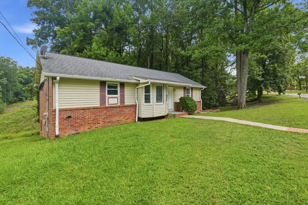 1018 Tulip Drive White House TN 37188