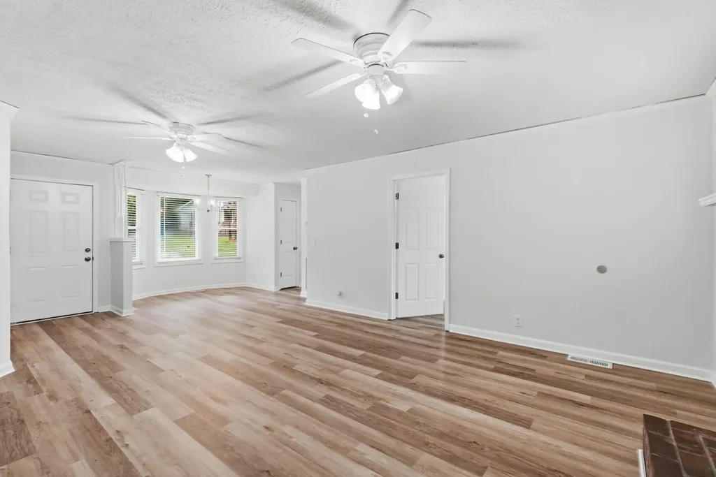 1018 Tulip Drive White House TN 37188