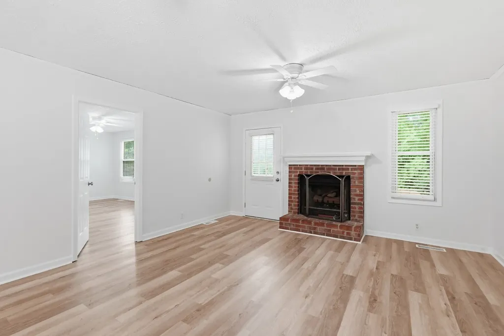 1018 Tulip Drive White House TN 37188