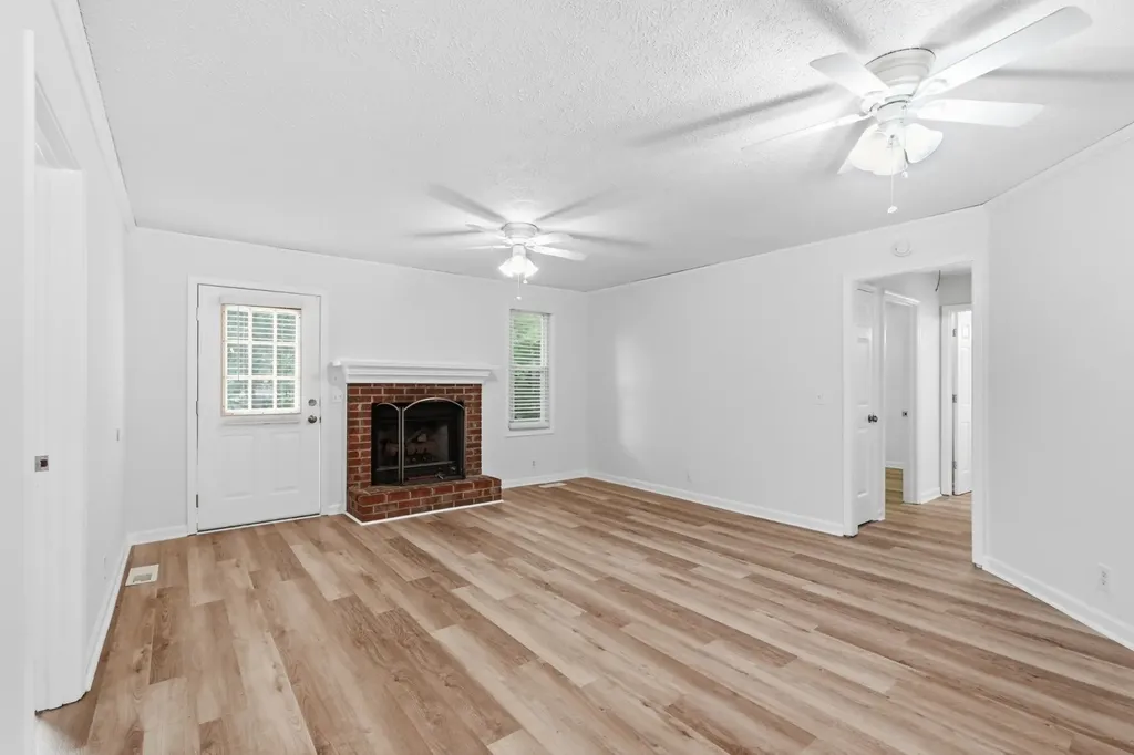 1018 Tulip Drive White House TN 37188