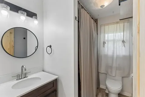 9062 E 40 Road Bon Aqua TN 37025