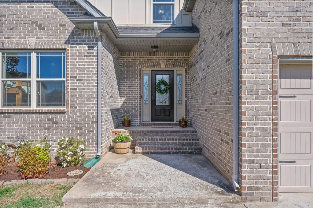 1138 N Ja Tate Drive Clarksville TN 37043