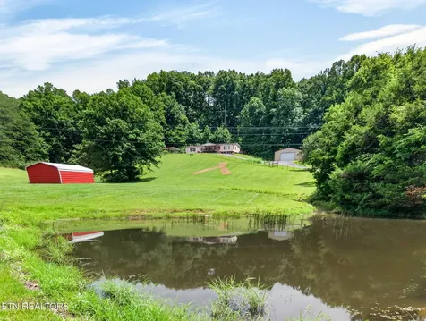 725 Old Flynns Cove Road Crossville TN 38572