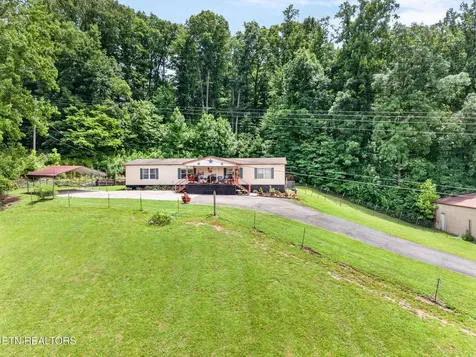 725 Old Flynns Cove Road Crossville TN 38572