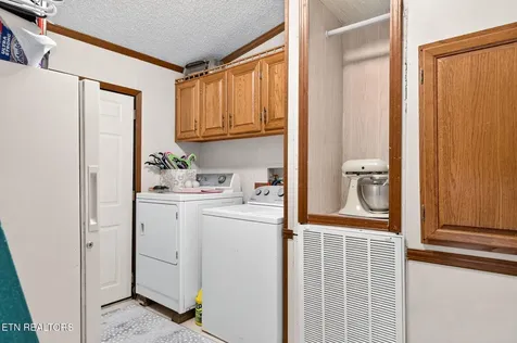 725 Old Flynns Cove Road Crossville TN 38572