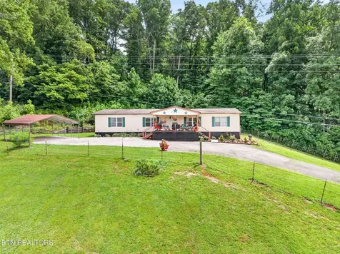 725 Old Flynns Cove Road Crossville TN 38572
