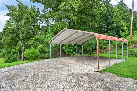 725 Old Flynns Cove Road Crossville TN 38572