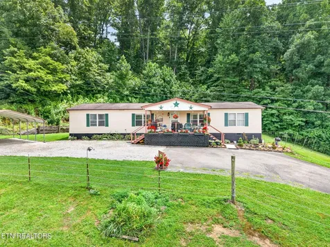 725 Old Flynns Cove Road Crossville TN 38572
