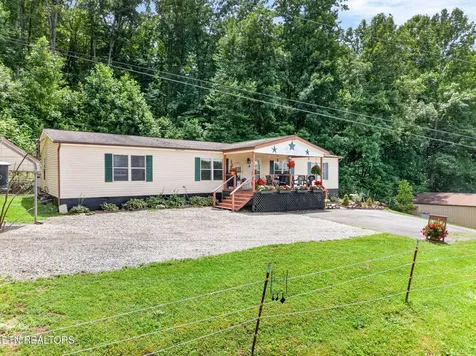 725 Old Flynns Cove Road Crossville TN 38572