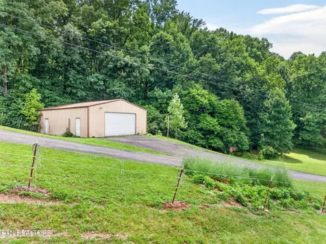 725 Old Flynns Cove Road Crossville TN 38572