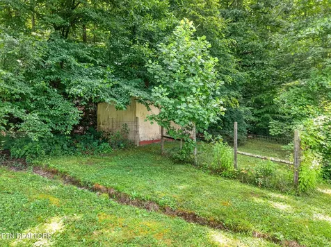 725 Old Flynns Cove Road Crossville TN 38572