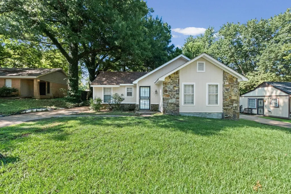 3887 Houghton Cove Memphis TN 38128