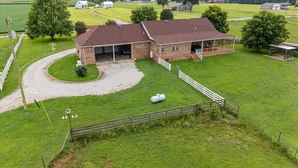 158 Big Springs Road Lawrenceburg TN 38464
