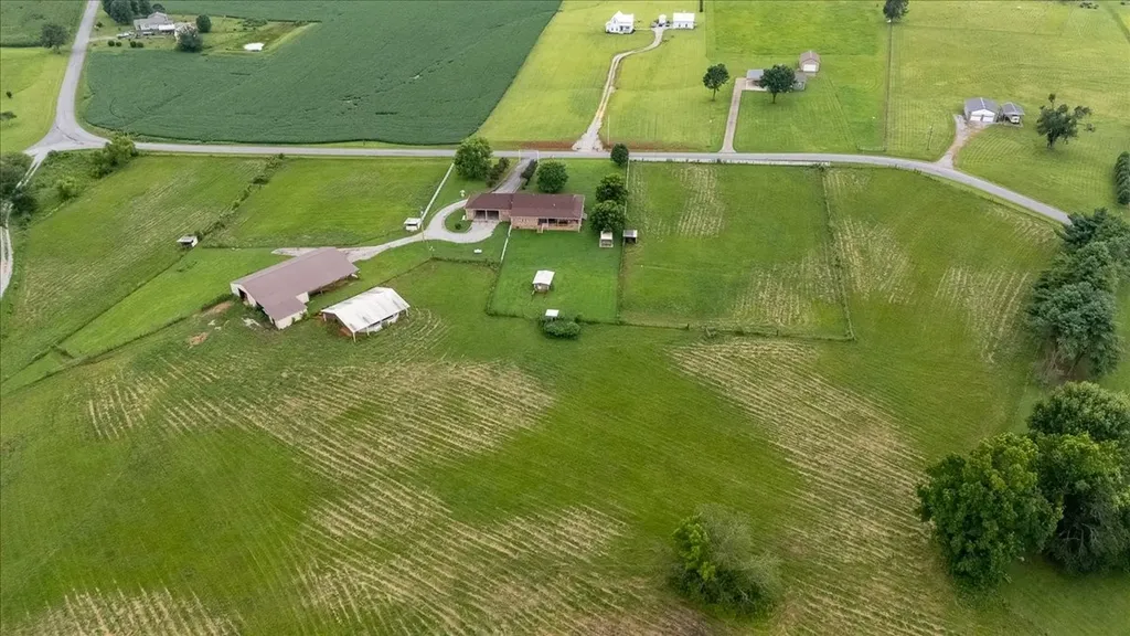 158 Big Springs Road Lawrenceburg TN 38464